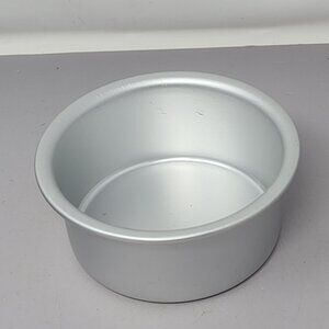 Wilton Round Aluminum Cake Pan Set of 3 – Baking Pans for Layered‎ Cakes